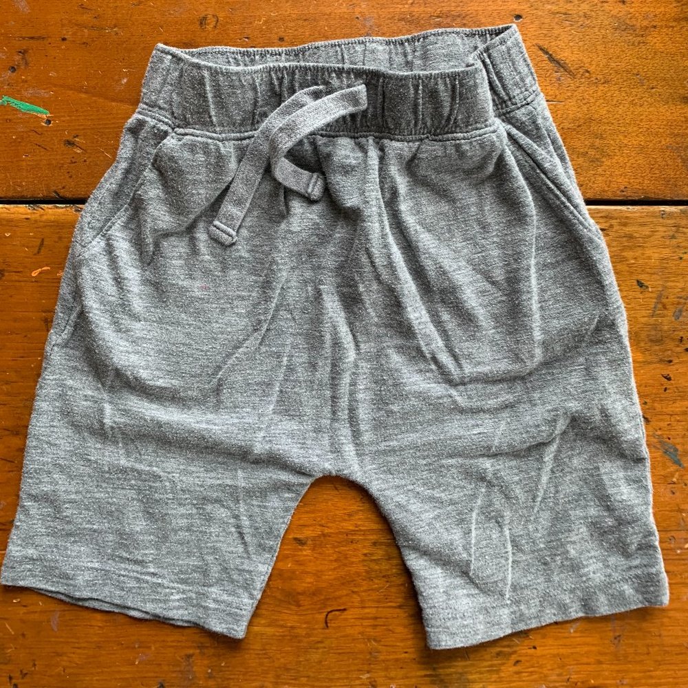Old Navy Drop  Crotch Shorts  5T